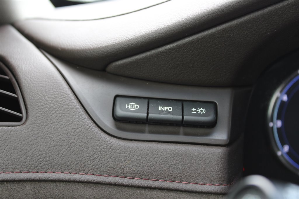 Used 2017 Cadillac Escalade ESV Luxury image 30