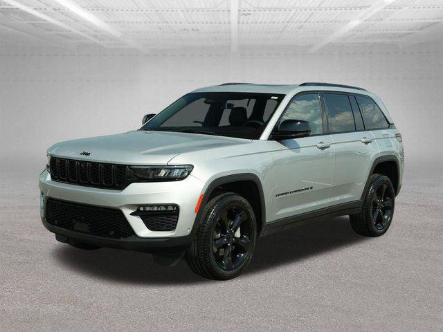 Certified 2025 Jeep Grand Cherokee Limited w/ Luxury Tech Group II AWD/4WD image 3