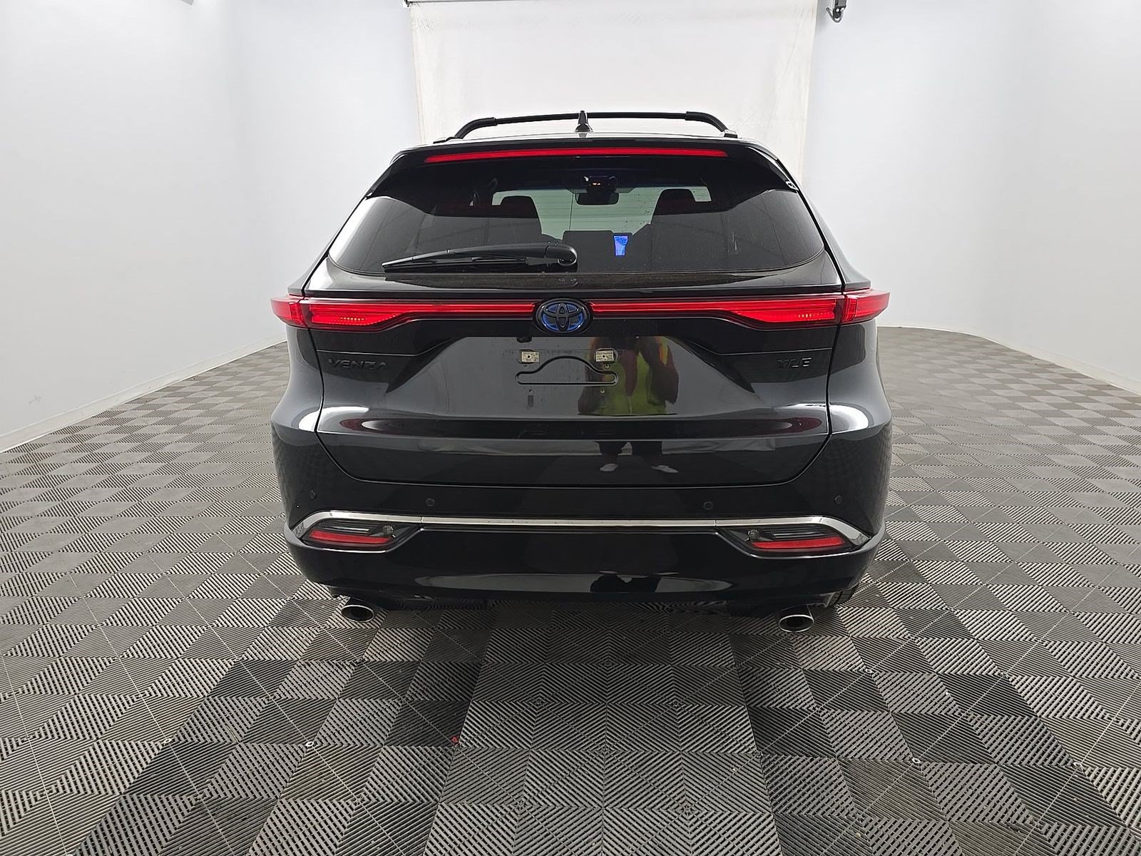 Used 2023 Toyota Venza Nightshade AWD/4WD image 5