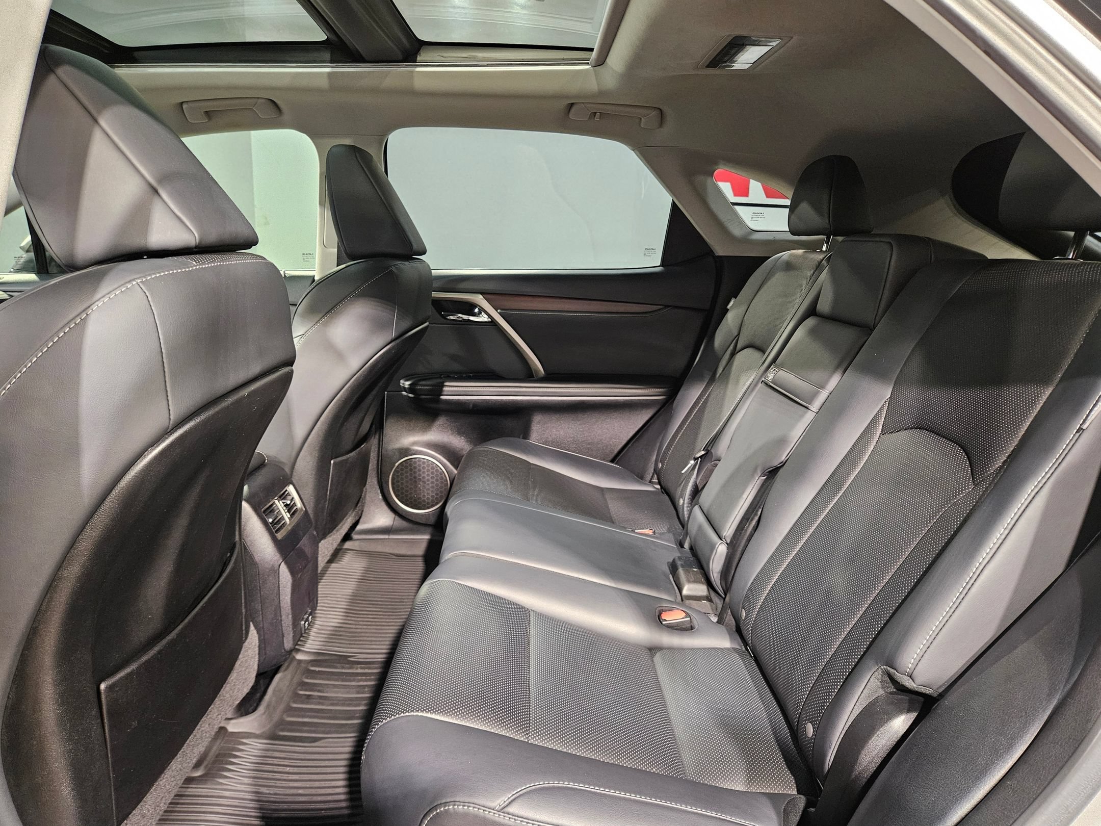 Used 2022 Lexus RX 450h AWD w/ Premium Package image 36