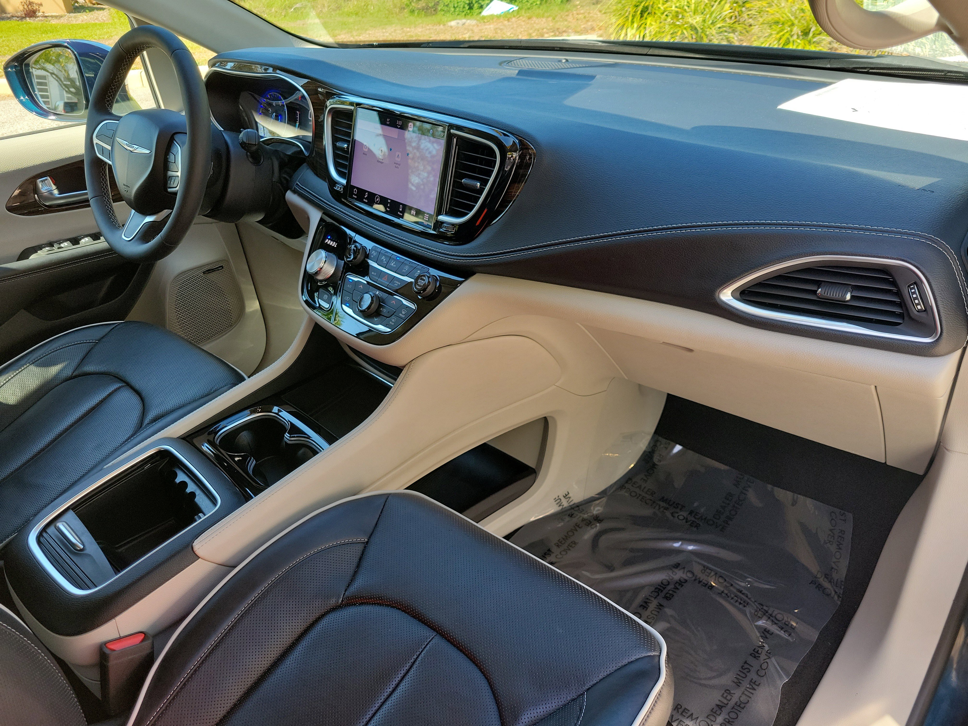 Used 2022 Chrysler Pacifica Limited image 11