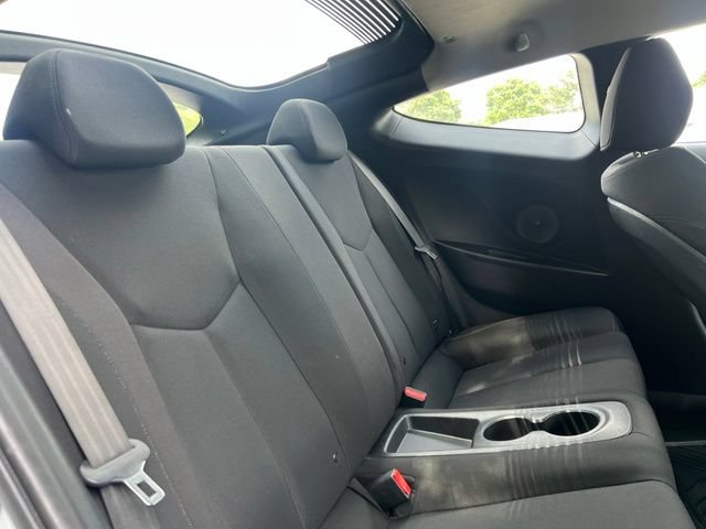 Used 2017 Hyundai Veloster FWD image 17