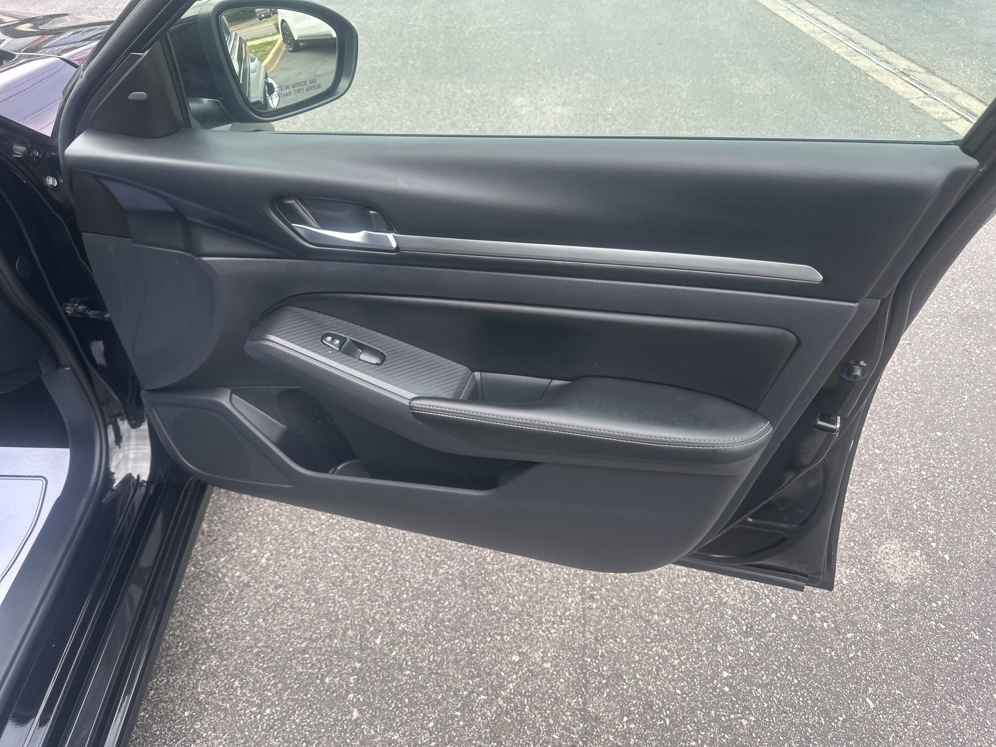 Used 2022 Nissan Altima 2.5 SV FWD image 12