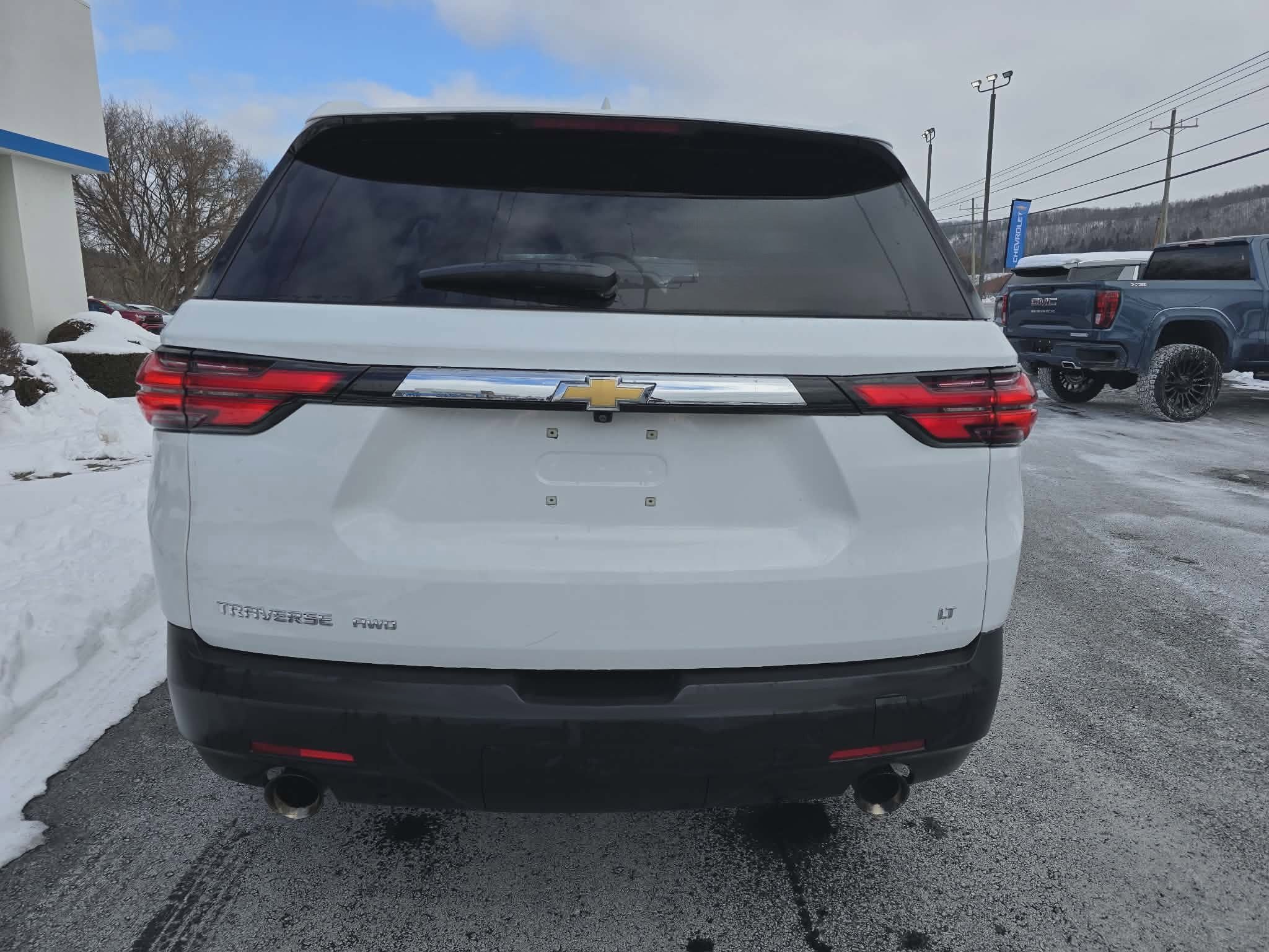 Used 2023 Chevrolet Traverse LT image 4