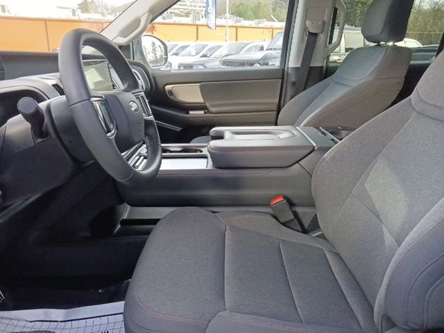 Used 2025 Ford Expedition Active image 15