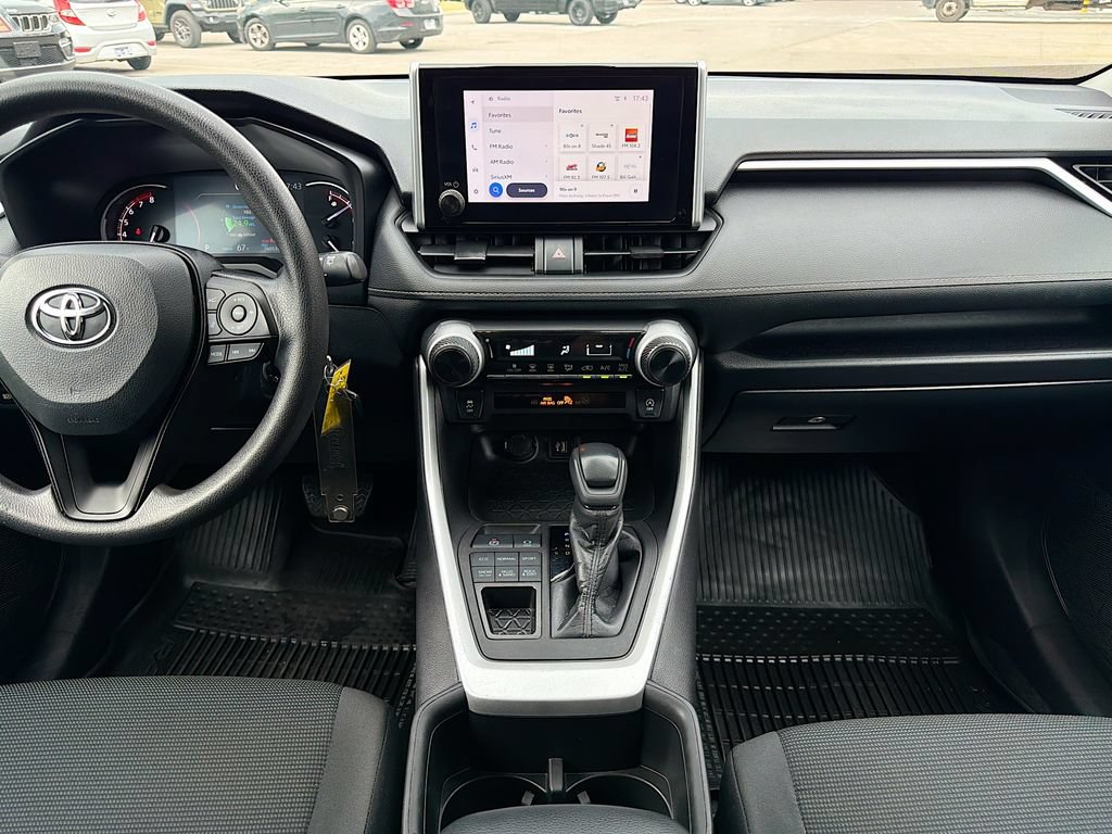 Used 2023 Toyota RAV4 LE AWD/4WD image 19