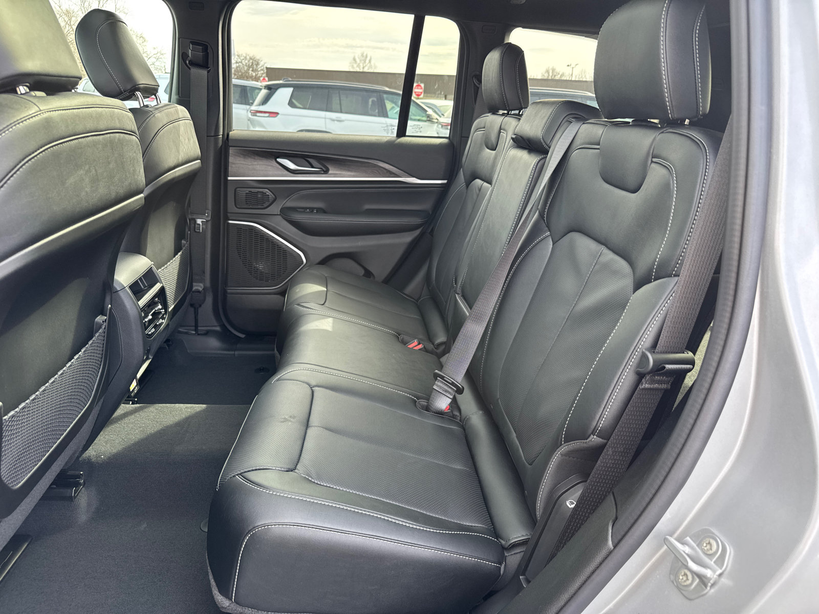 New 2026 Jeep Grand Cherokee Limited AWD/4WD image 6