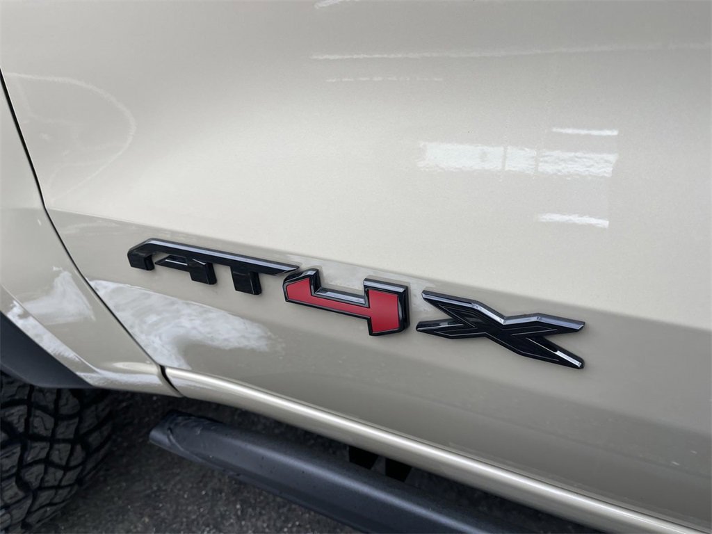 Used 2024 GMC Canyon AT4X image 3