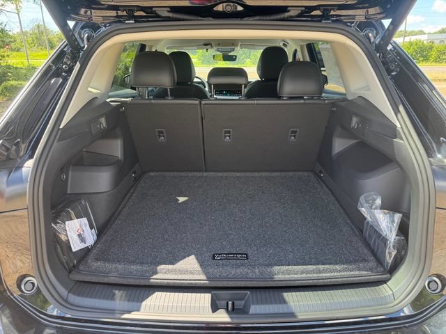 New 2026 Volkswagen Tiguan SE FWD image 20