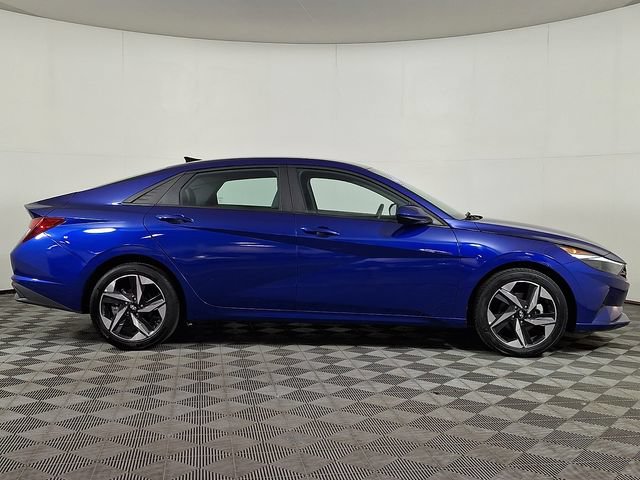 Used 2023 Hyundai Elantra SEL w/ Convenience Package FWD image 10