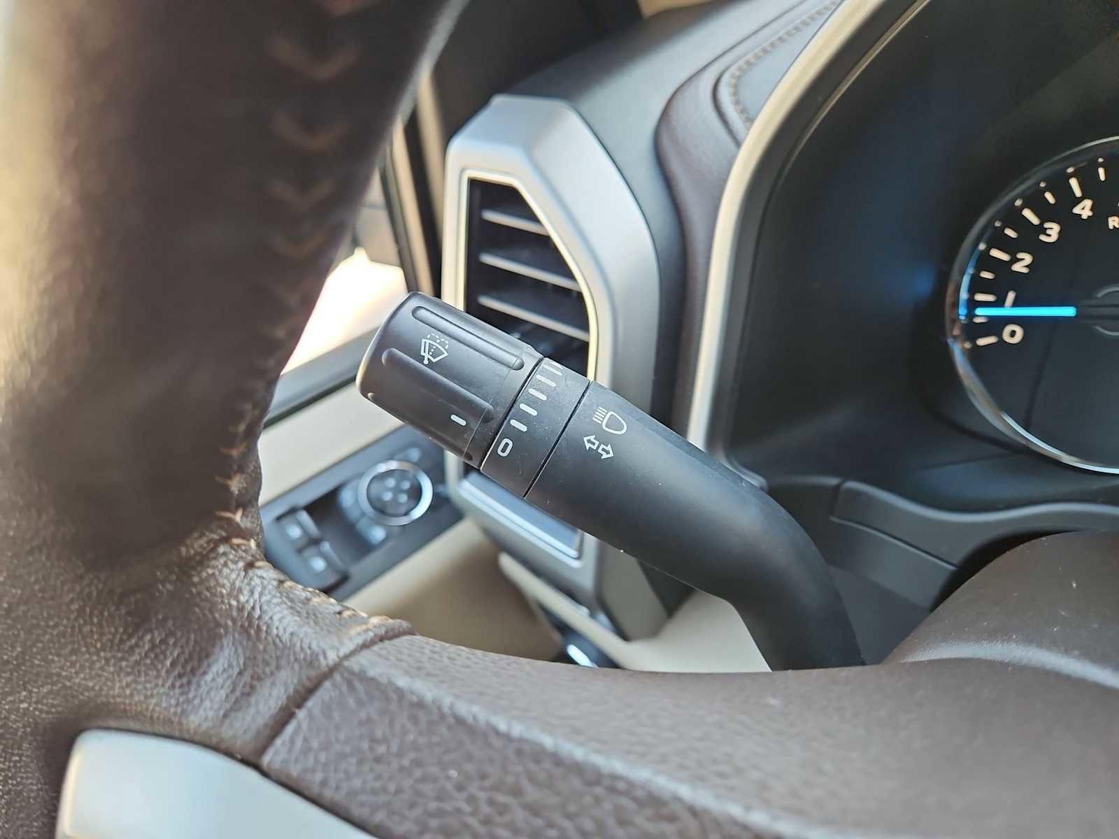 Used 2019 Ford F150 Lariat image 28