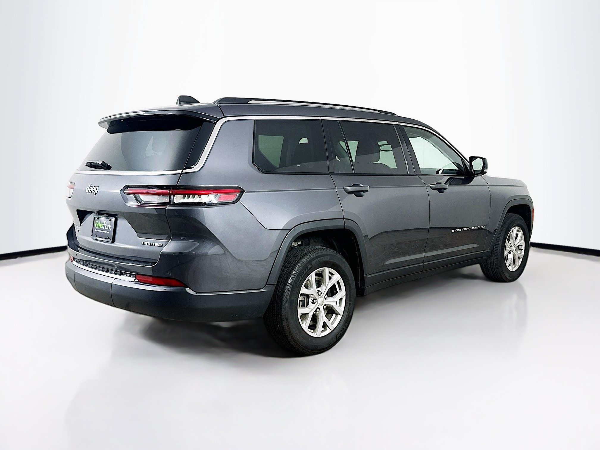 Used 2023 Jeep Grand Cherokee L Limited AWD/4WD image 9