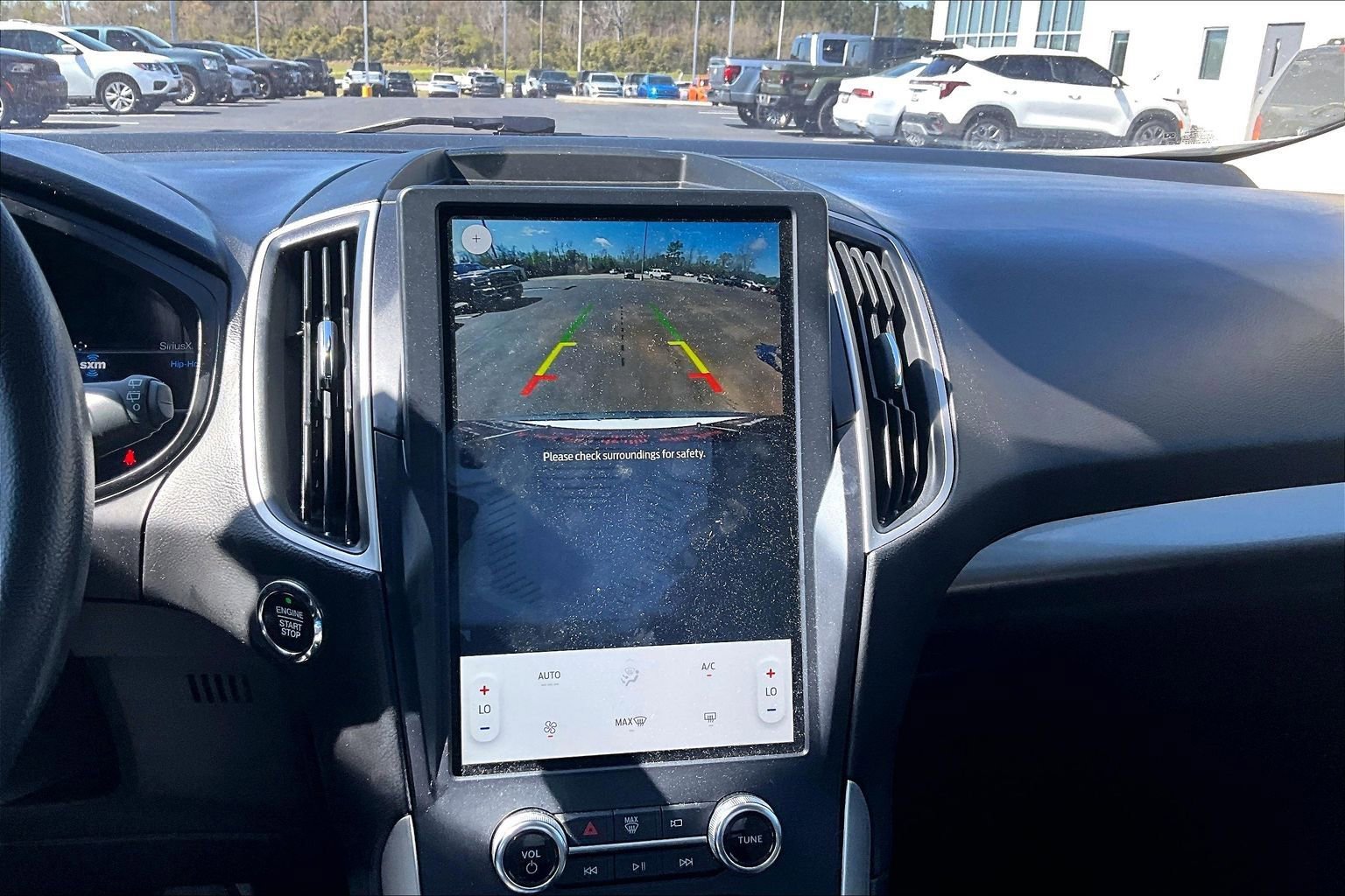 Used 2024 Ford Edge SE image 14