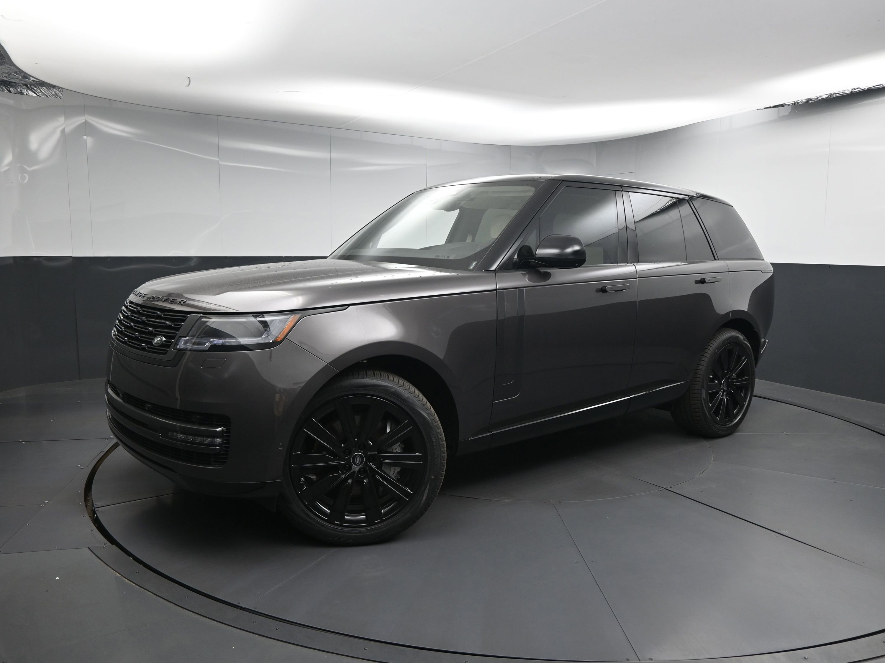 New 2025 Land Rover Range Rover SE video 1