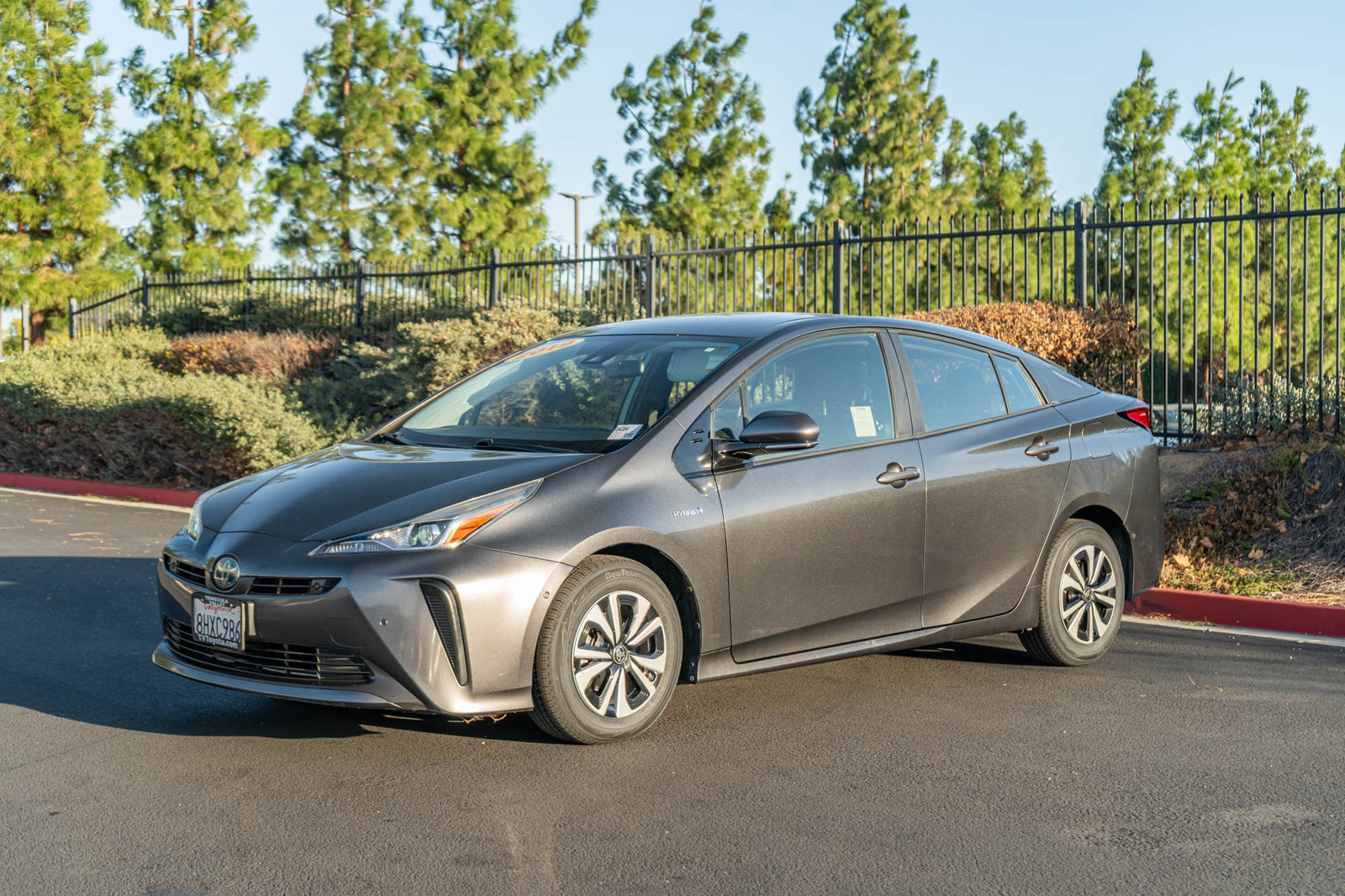 Used 2019 Toyota Prius LE w/ Carpet Mat Package FWD image 3