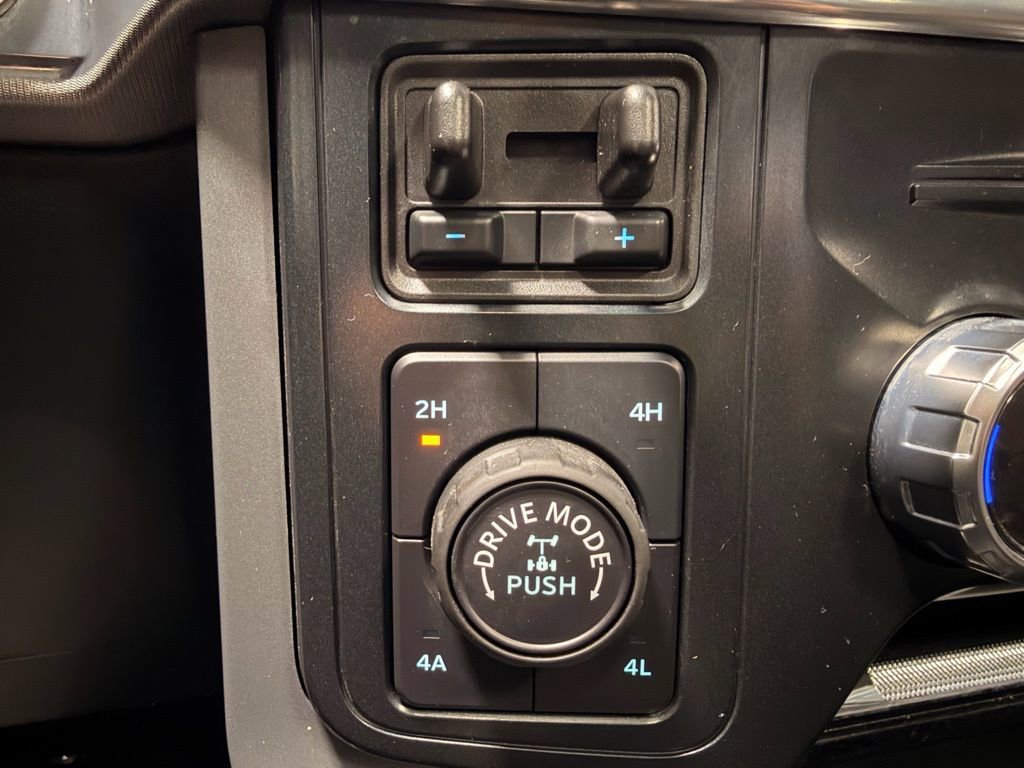 Used 2025 Ford F150 Lariat w/ Tow/Haul Package image 39