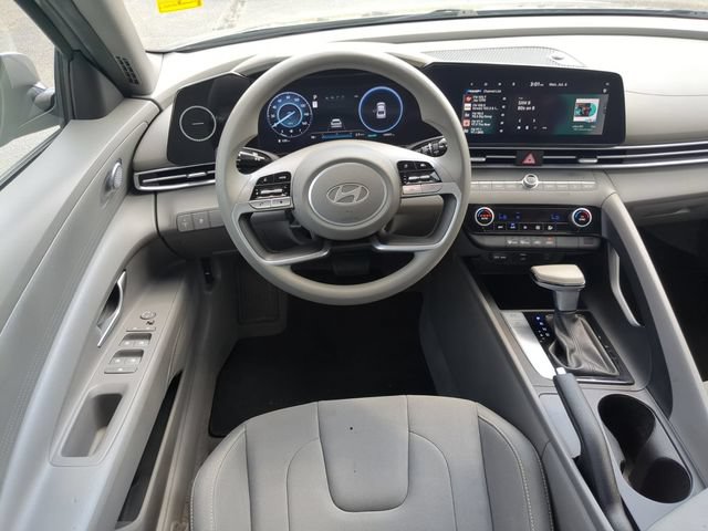 Used 2024 Hyundai Elantra SEL FWD image 28