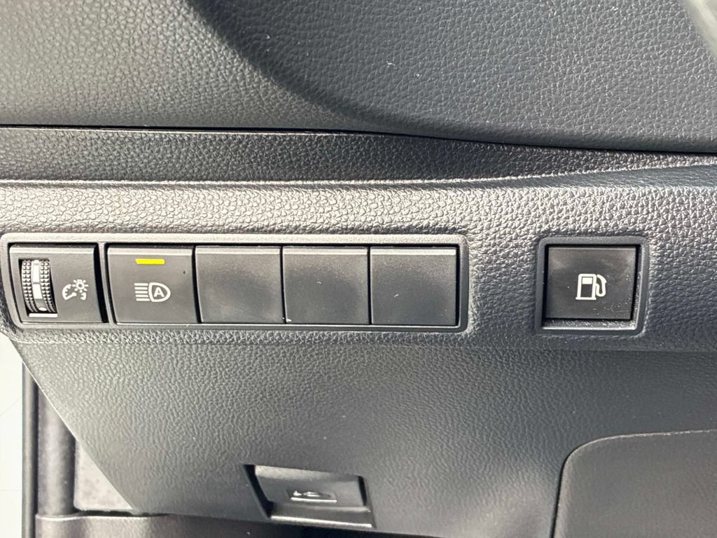 Used 2024 Toyota Corolla LE FWD image 30