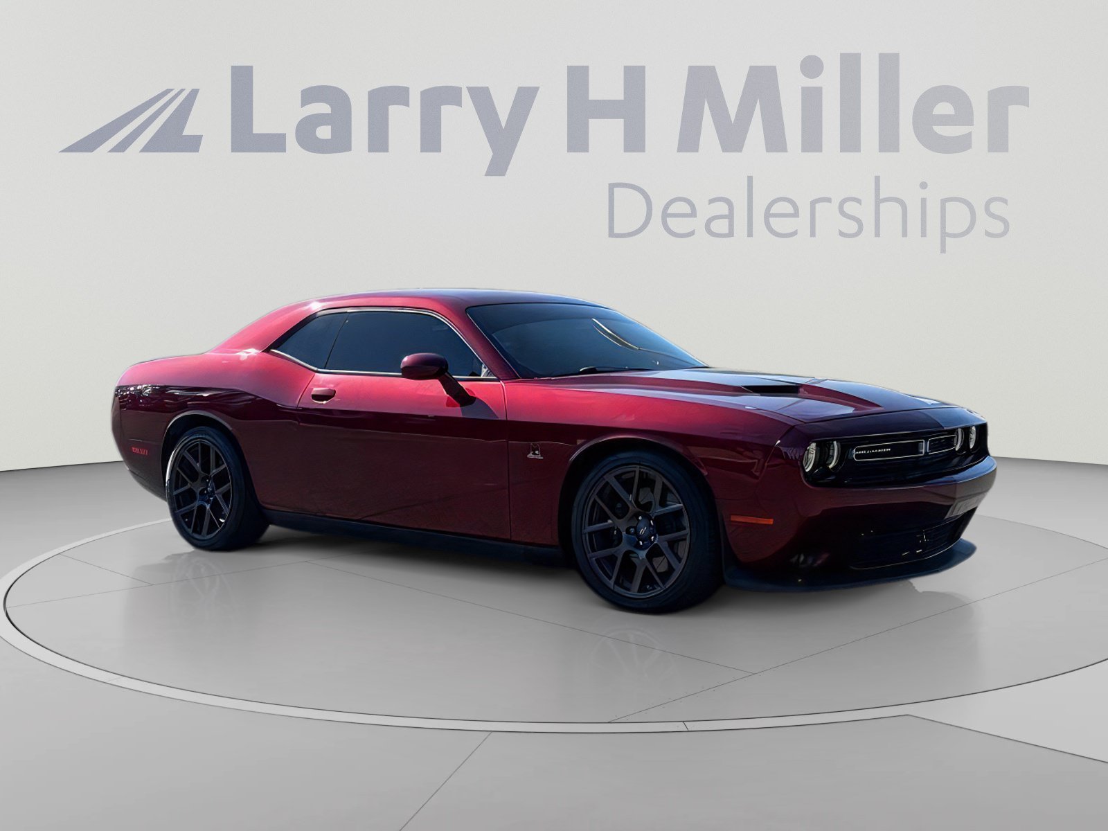 Used 2018 Dodge Challenger R/T Scat Pack w/ Leather Interior Group RWD image 9