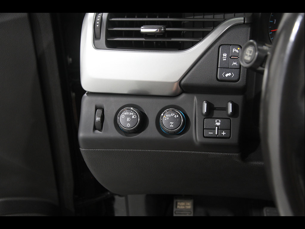 Used 2018 Chevrolet Tahoe Premier AWD/4WD image 6