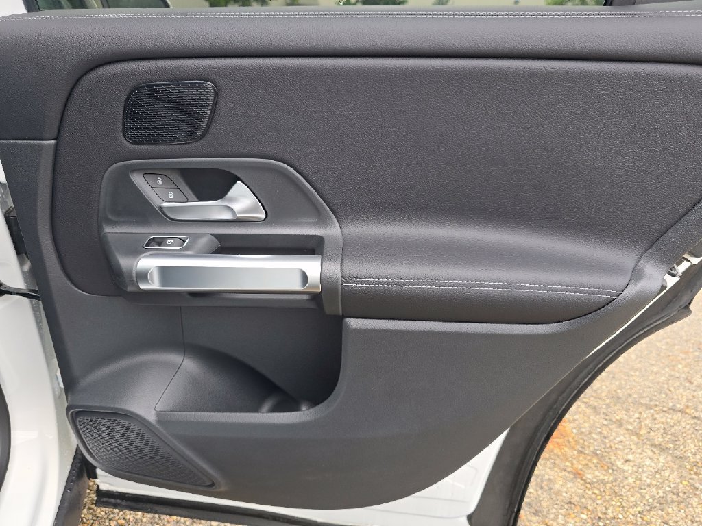 New 2026 Mercedes-Benz GLB 250 4MATIC image 21