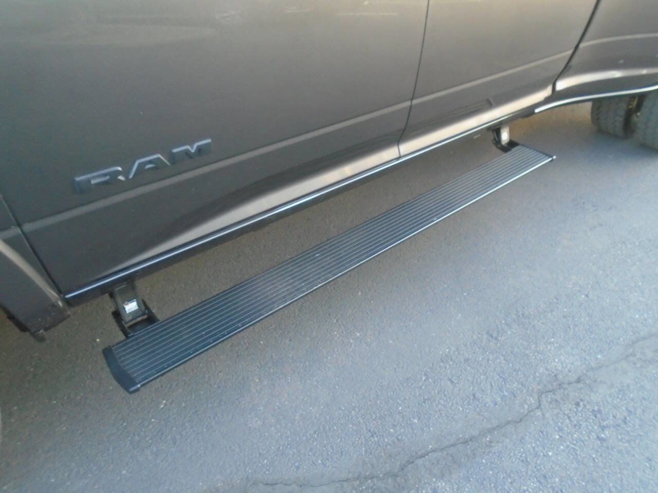 Used 2021 RAM 3500 Laramie w/ Night Edition image 40