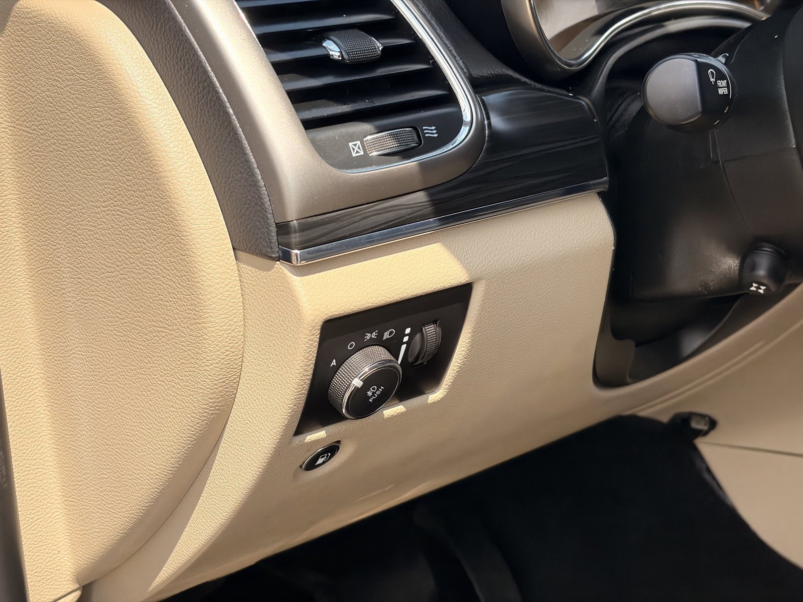 Used 2020 Jeep Grand Cherokee Limited w/ Luxury Group II RWD image 20