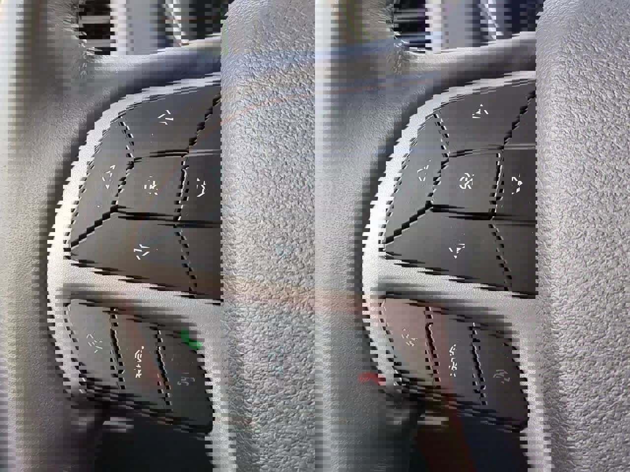 Used 2020 Jeep Grand Cherokee Laredo w/ Security & Convenience Group image 23