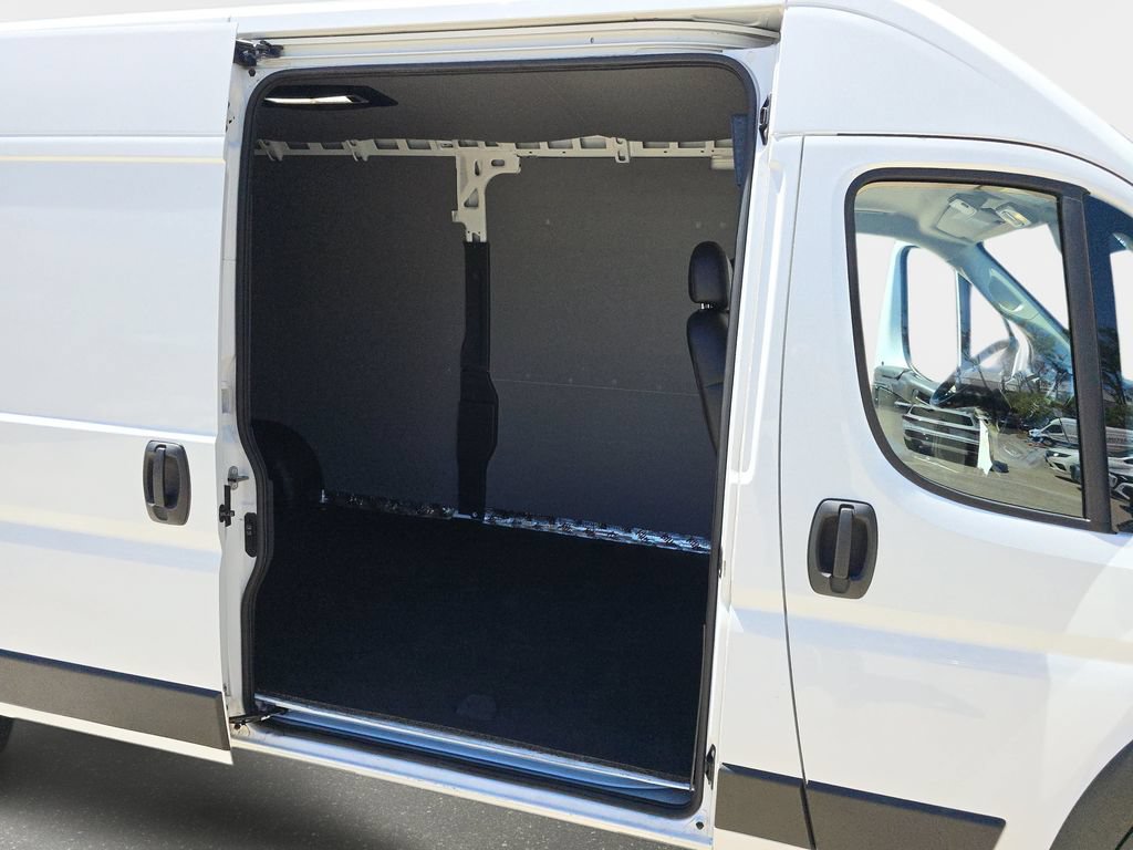 Used 2025 RAM ProMaster 2500 w/ Convenience Group FWD image 16