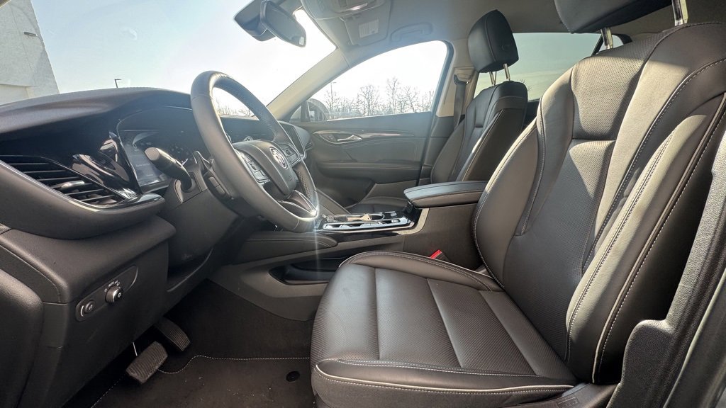 Used 2023 Buick Envision Essence image 21