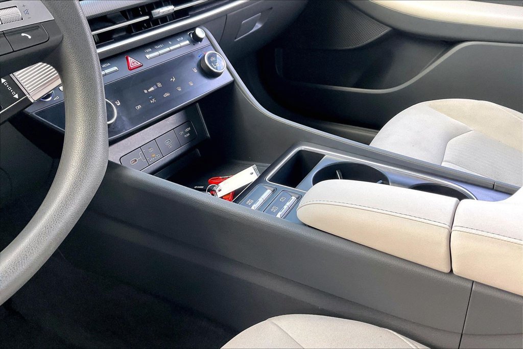 Used 2025 Hyundai Sonata SEL FWD image 11
