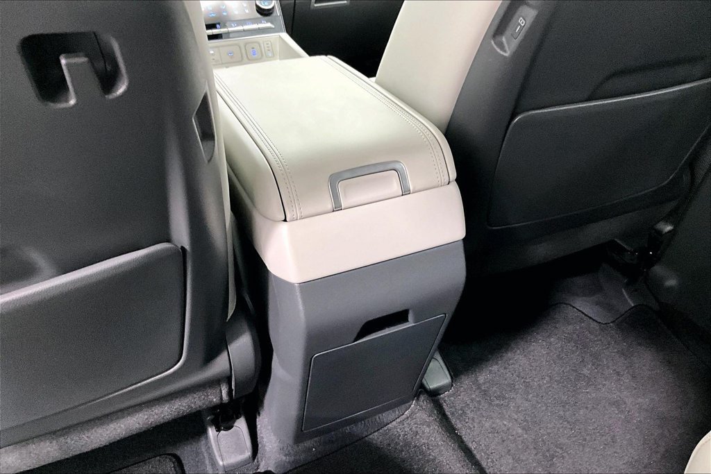 Used 2025 Hyundai Santa Fe Calligraphy AWD/4WD image 30