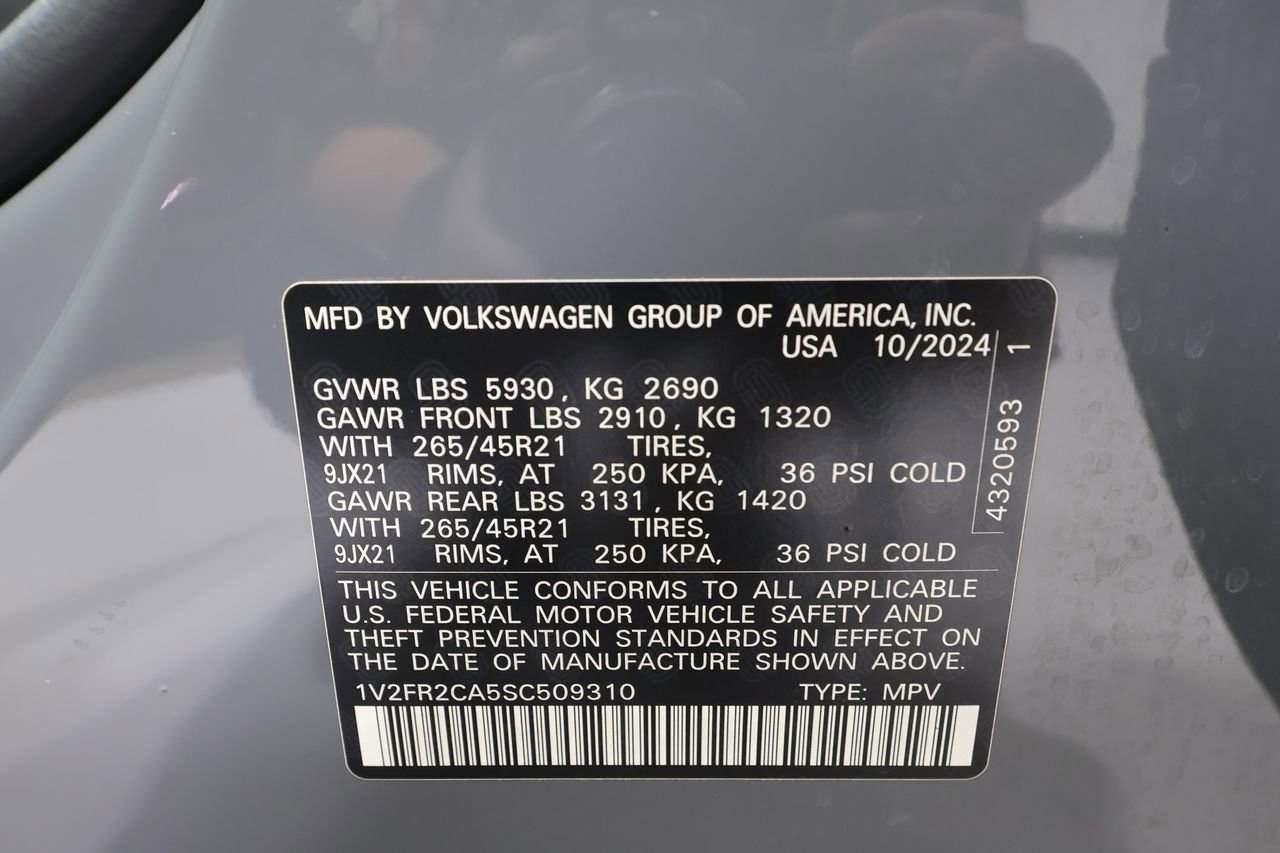 Used 2025 Volkswagen Atlas SEL Premium R-Line image 34