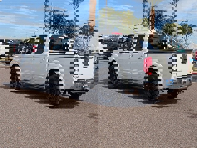 Used 2014 Nissan Frontier SL w/ SL Moonroof Package image 4