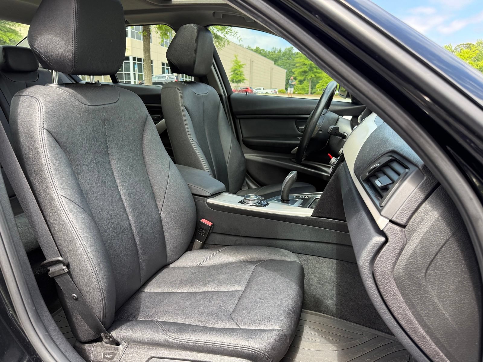 Used 2016 BMW 320i Sedan RWD image 35