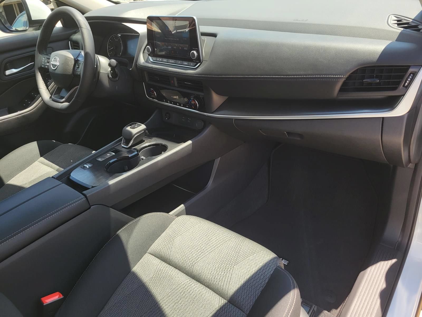 Used 2026 Nissan Rogue SV FWD image 7