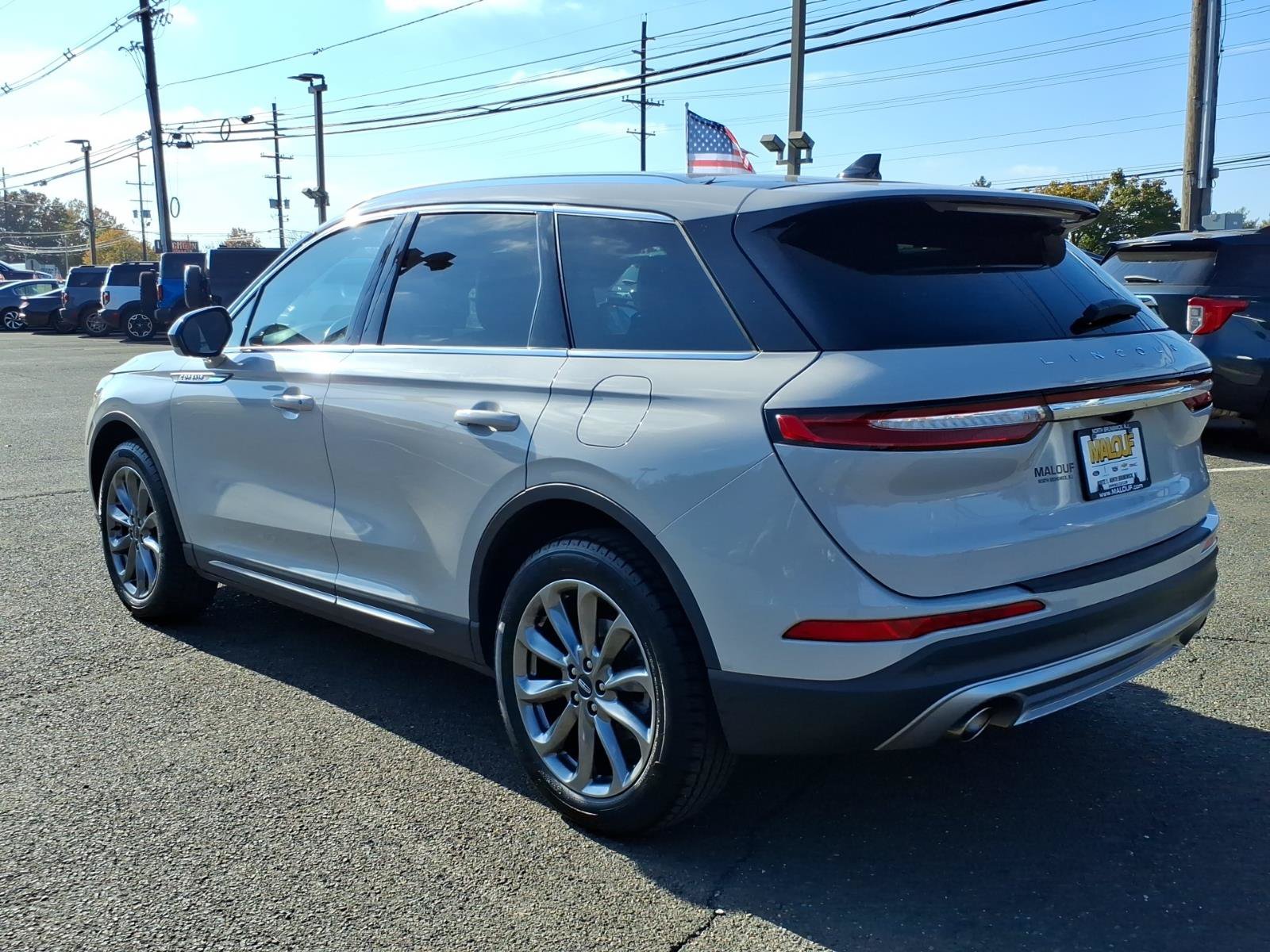 Used 2022 Lincoln Corsair AWD w/ Premium Package image 4