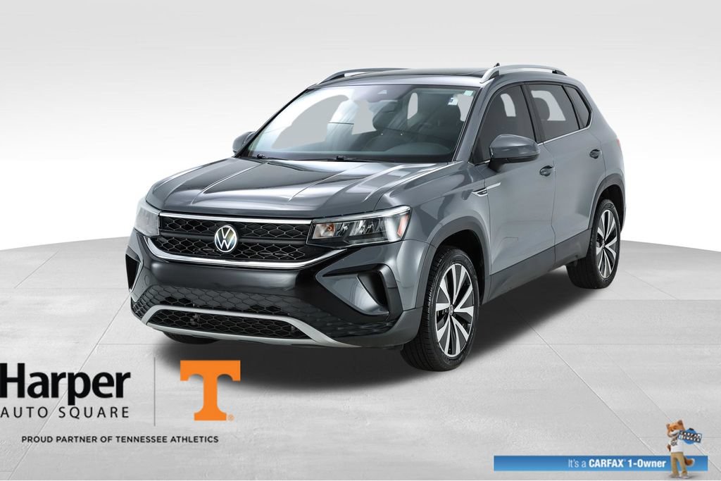 Used 2023 Volkswagen Taos SE w/ Panoramic Sunroof Package