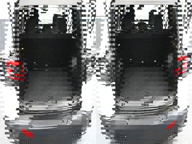 Used 2018 Jeep Renegade Latitude image 19