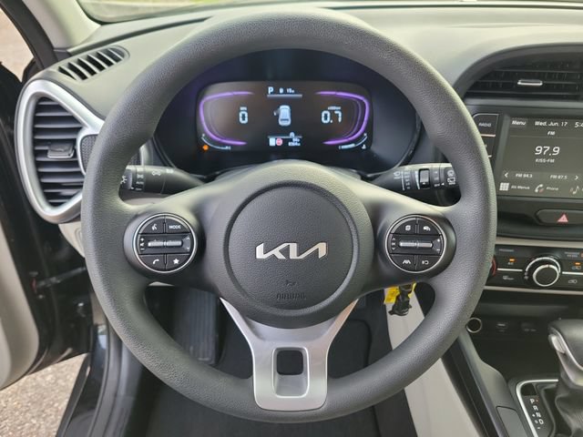 Used 2025 Kia Soul LX FWD image 25