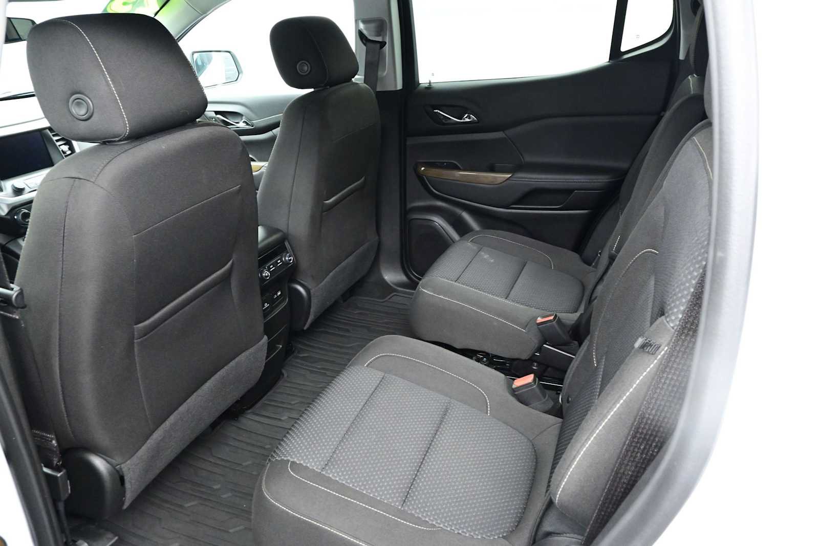 Used 2023 GMC Acadia SLE w/ Driver Convenience Package AWD/4WD image 34