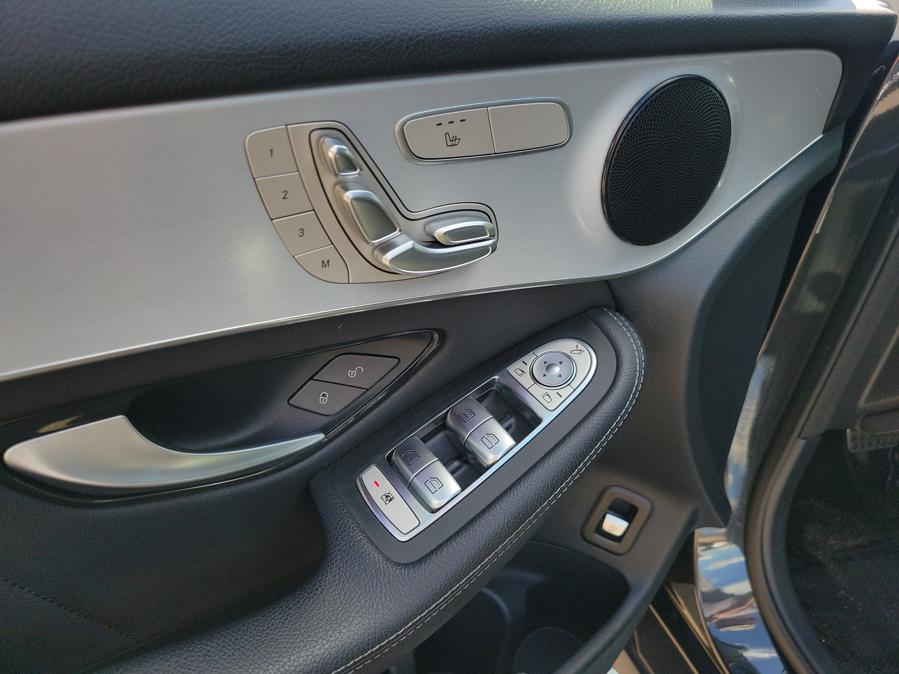 Certified 2022 Mercedes-Benz GLC 300 image 17