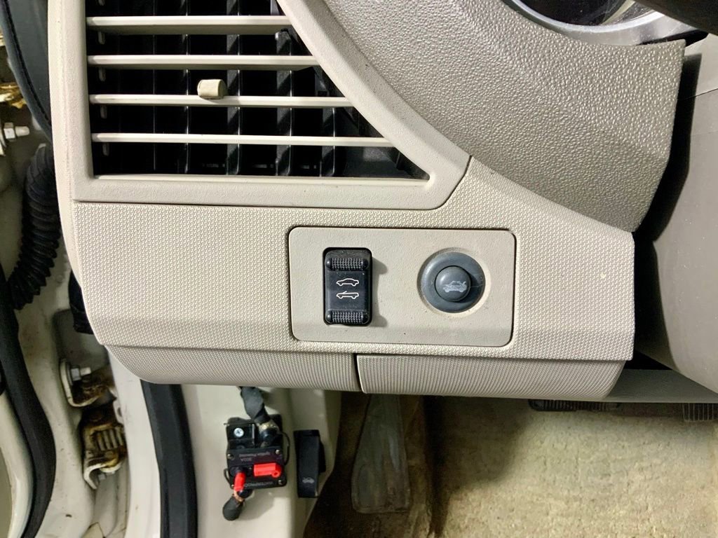 Used 2008 Chrysler Sebring Touring image 15