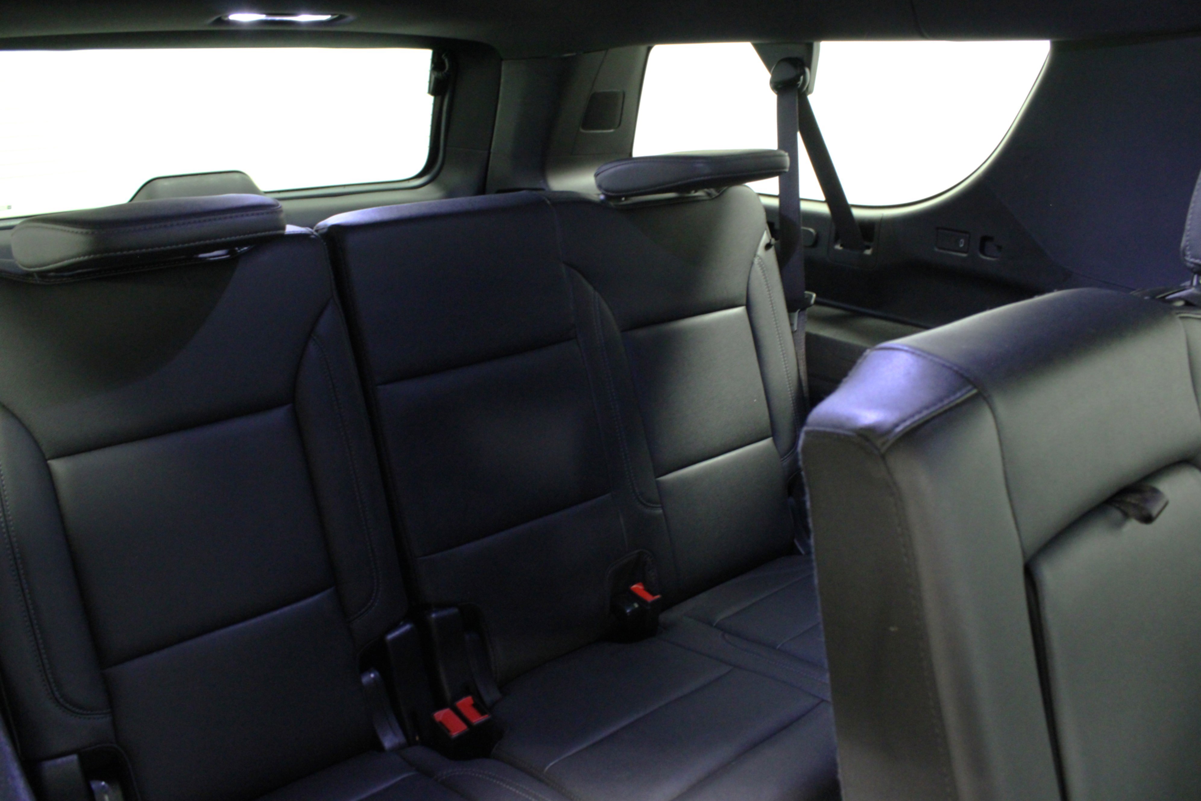 Used 2025 Chevrolet Suburban Z71 AWD/4WD image 17