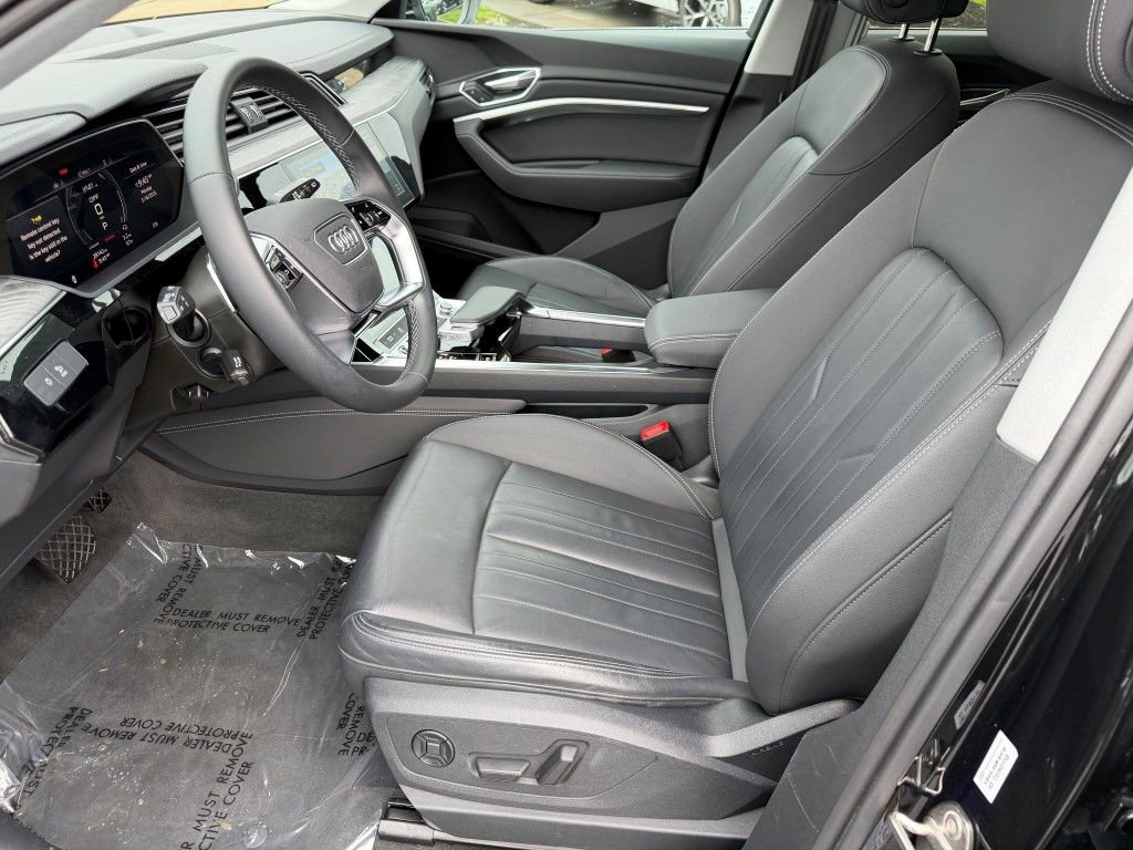 Certified 2022 Audi e-tron Premium image 25