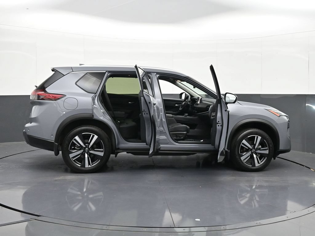 Used 2025 Nissan Rogue SL w/ SL Premium Package AWD/4WD image 40