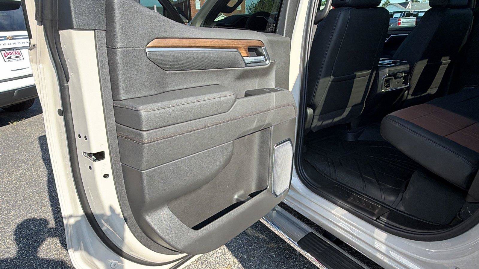 New 2026 Chevrolet Silverado 1500 High Country w/ High Country Premium Package AWD/4WD image 19
