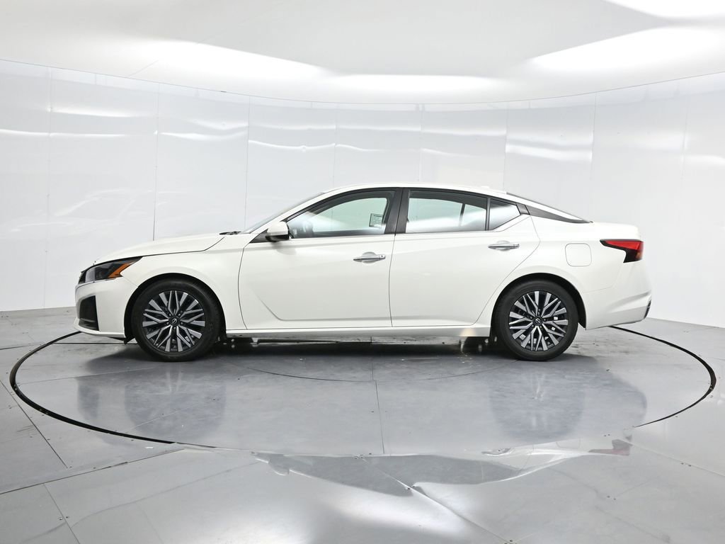 Used 2023 Nissan Altima 2.5 SV image 45