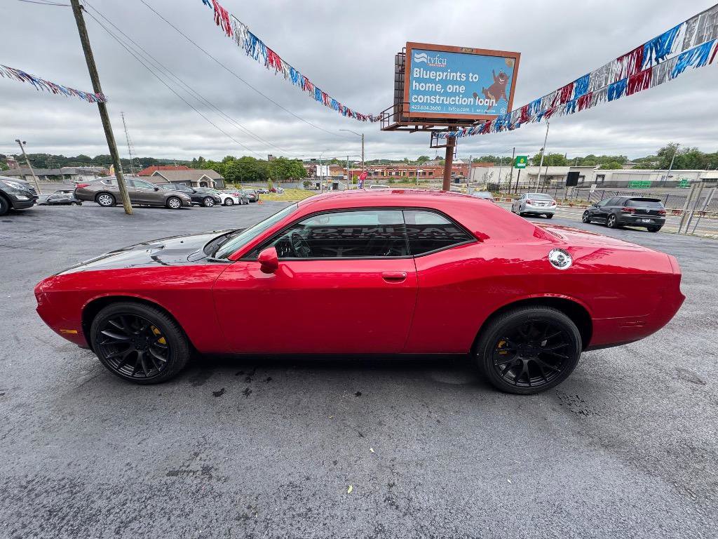 Used 2011 Dodge Challenger RWD image 5