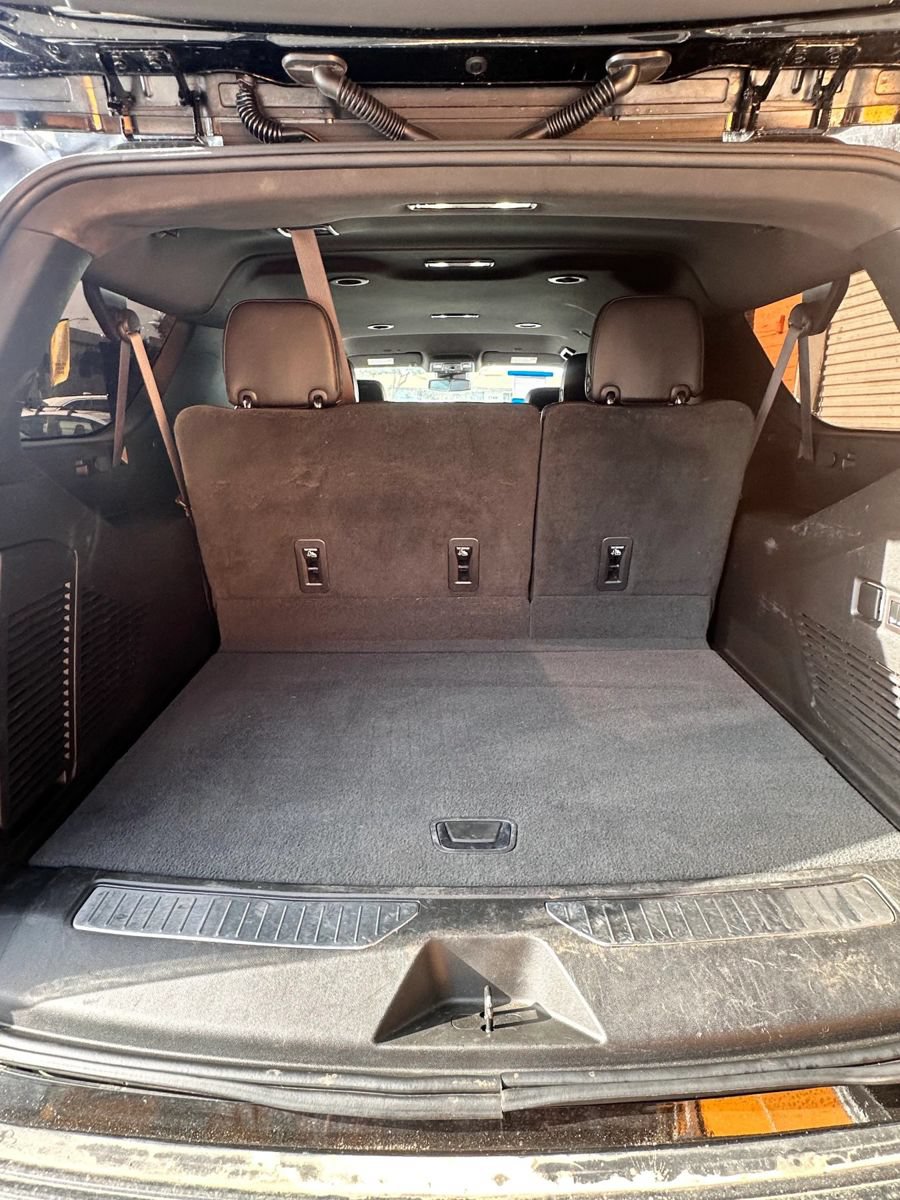 Used 2023 Chevrolet Suburban Premier AWD/4WD image 12